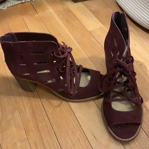 Vince Camuto Shooties Size 8